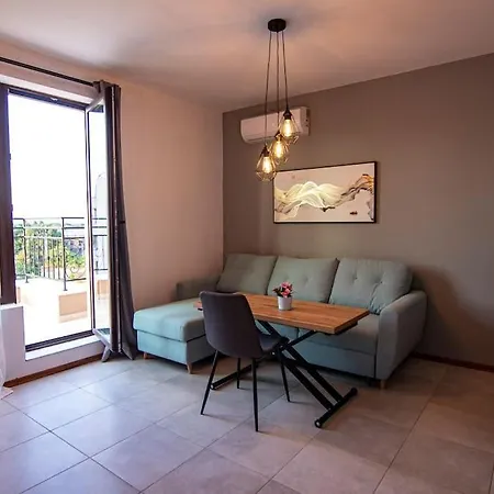 аpartment With Free Parking