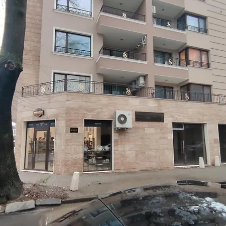 аpartment With Free Parking *